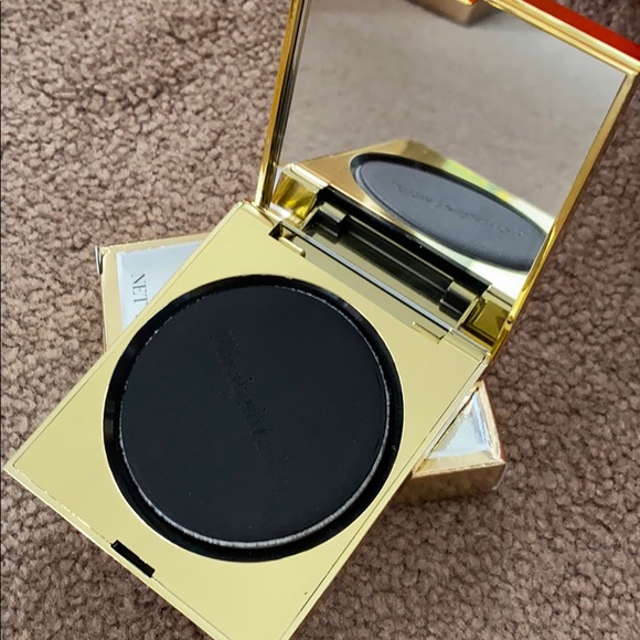 Elizabeth Arden Ultra Smooth Pressed Powder - Picture 5 of 8